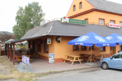 Motorest Obora, pohled z hlavní silnice